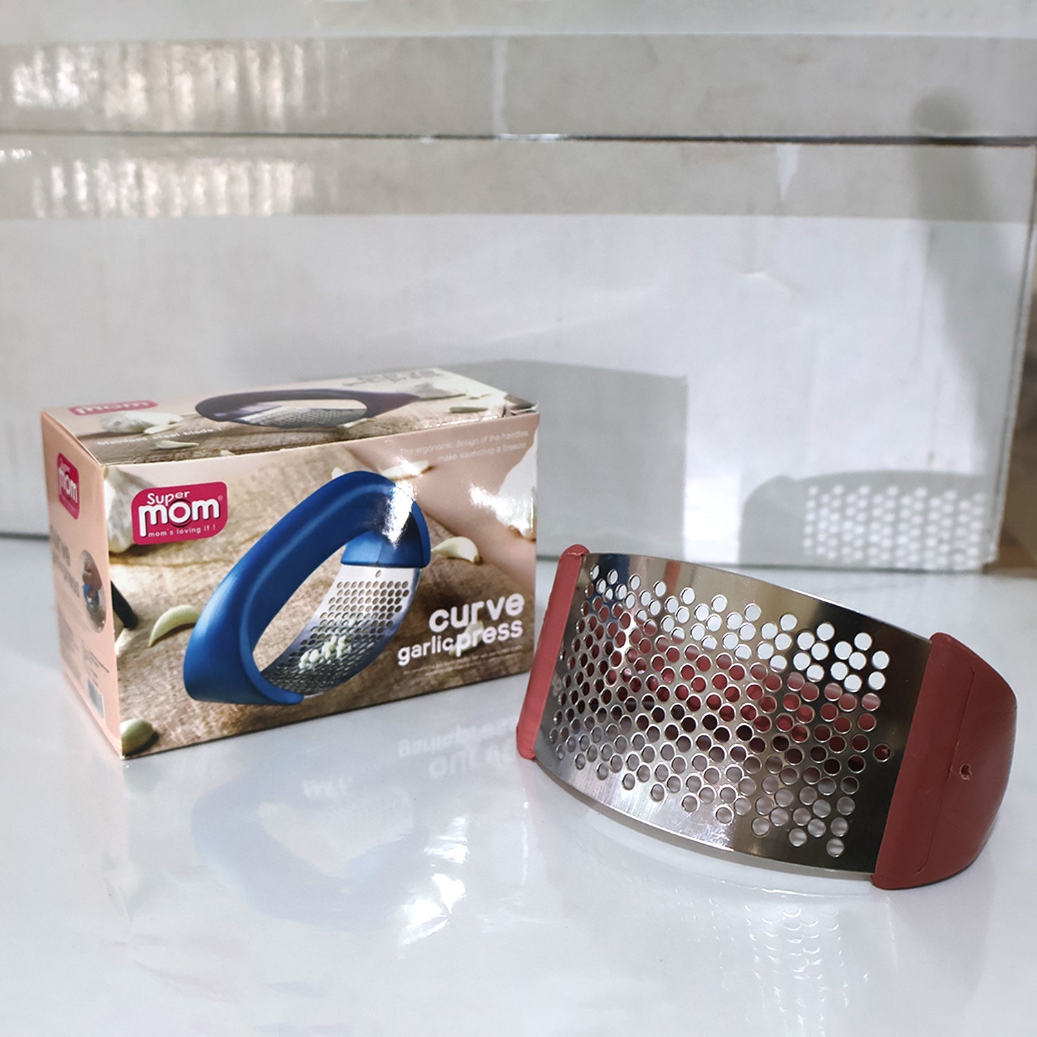 Garlic press crusher product image