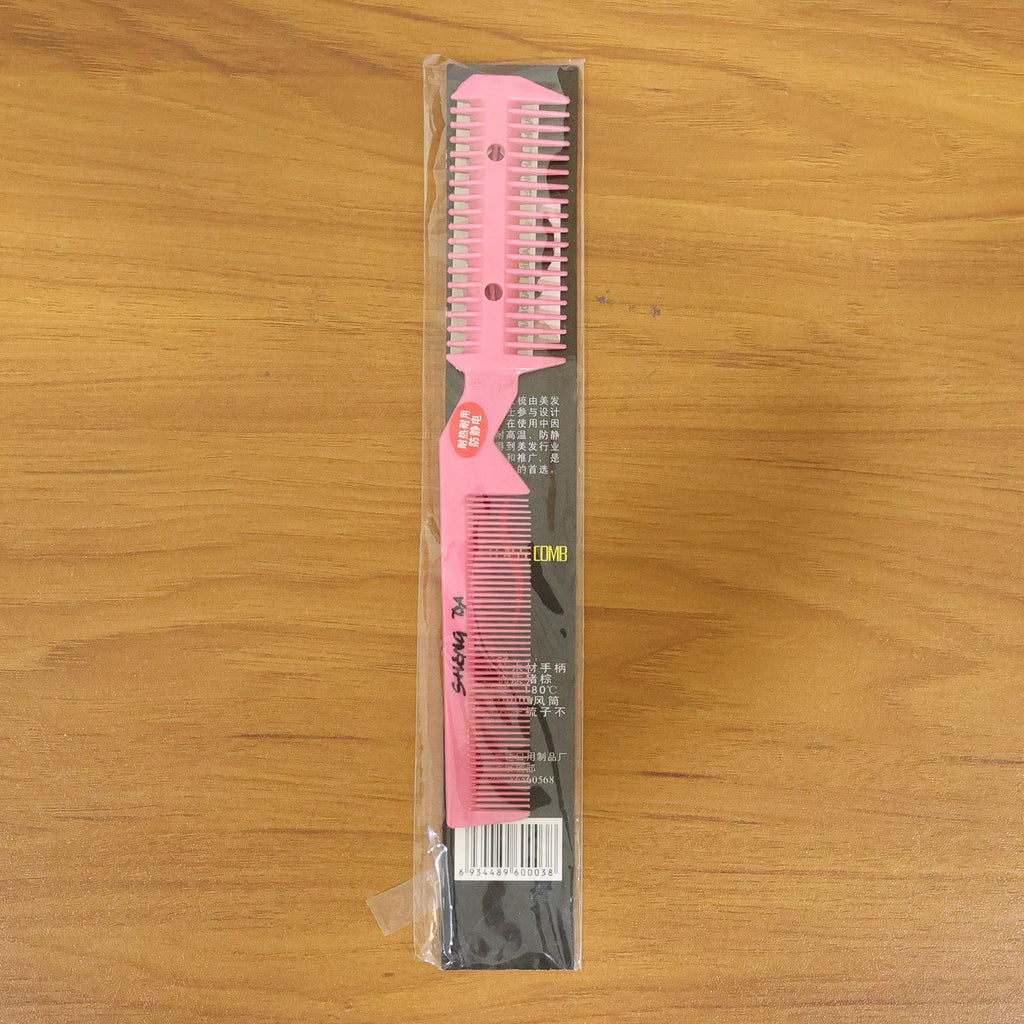 Use of hair cutting comb for styling and thinning