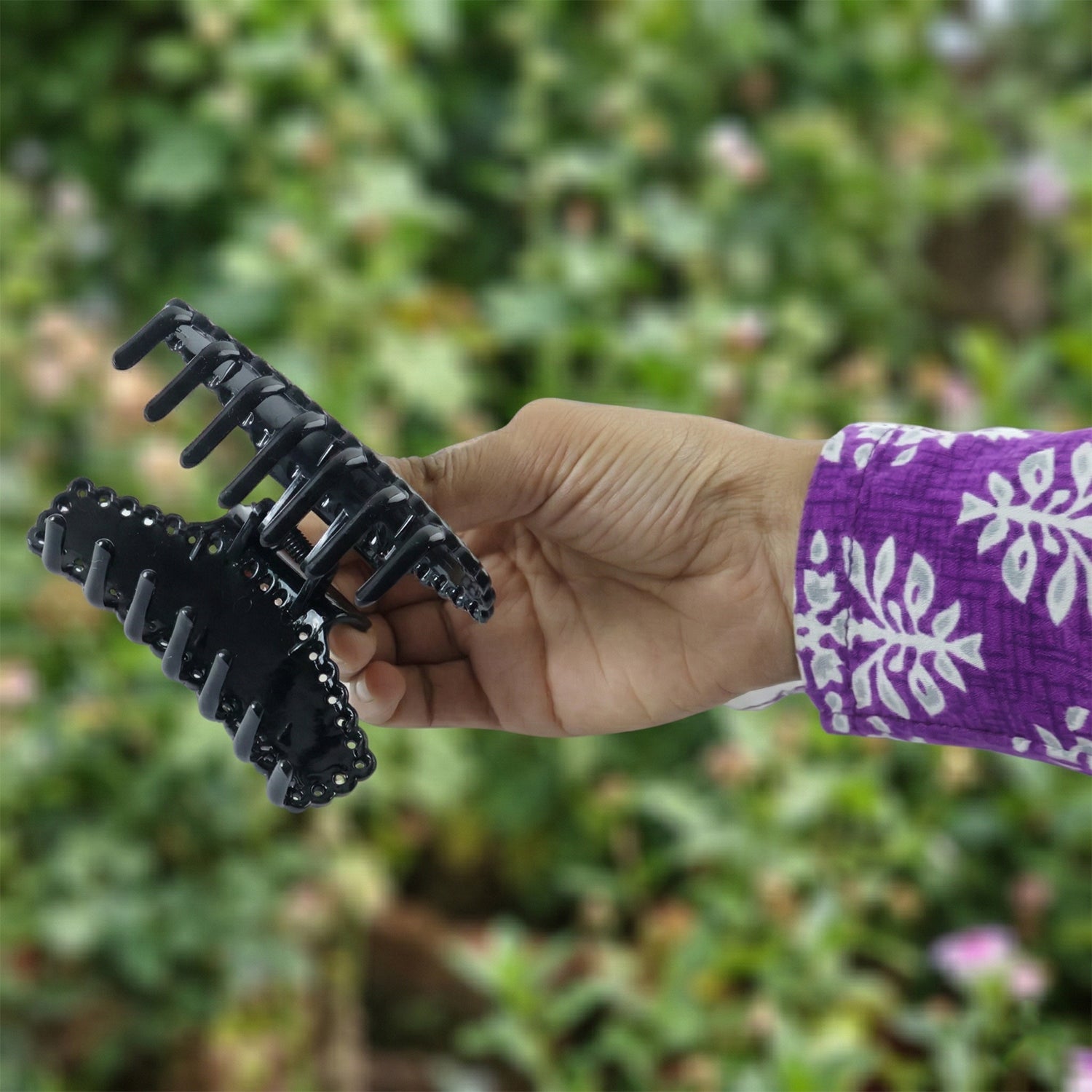 Strong grip black hair claw clip accessory perfect for daily hairstyles