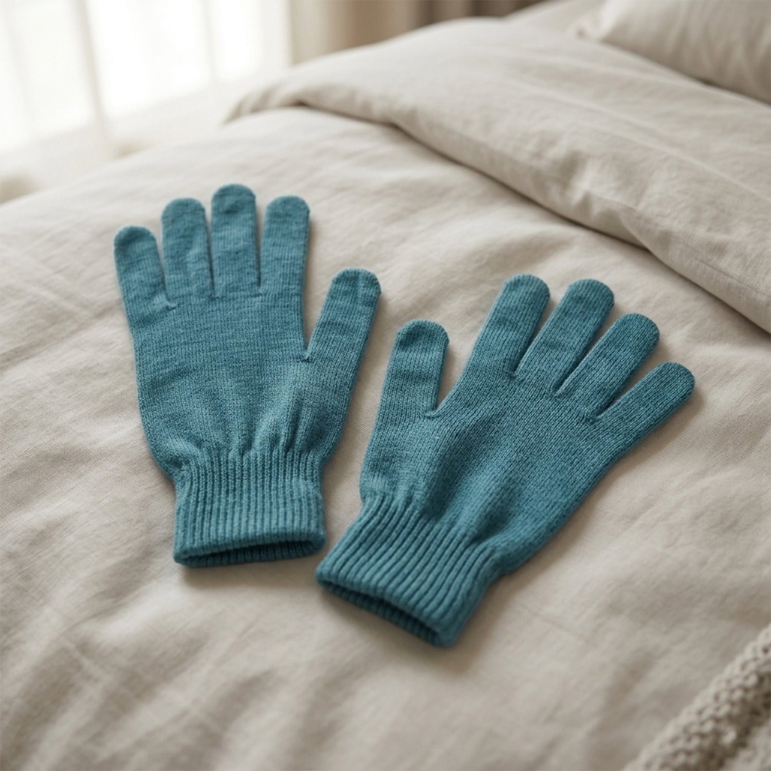 soft woolen hand gloves for daily winter wear