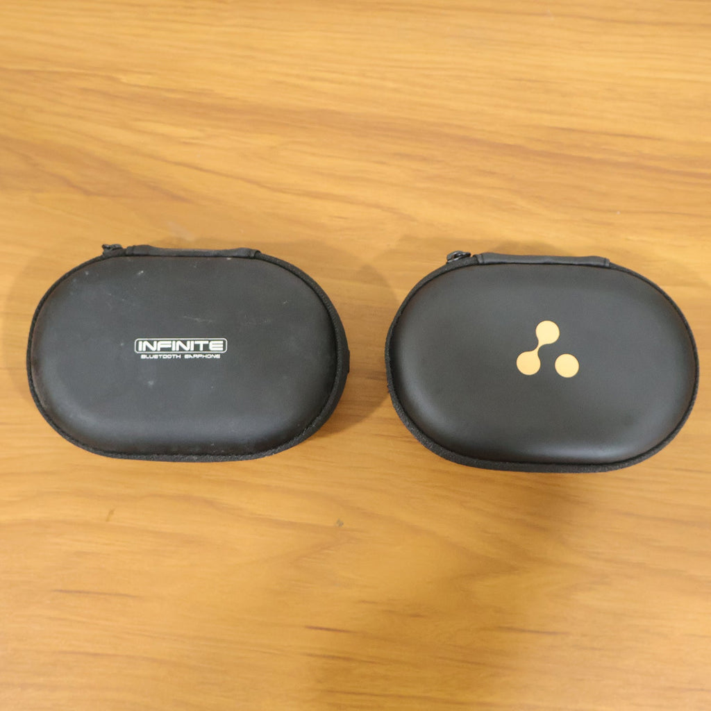 Zippered earphone pouch for secure storage