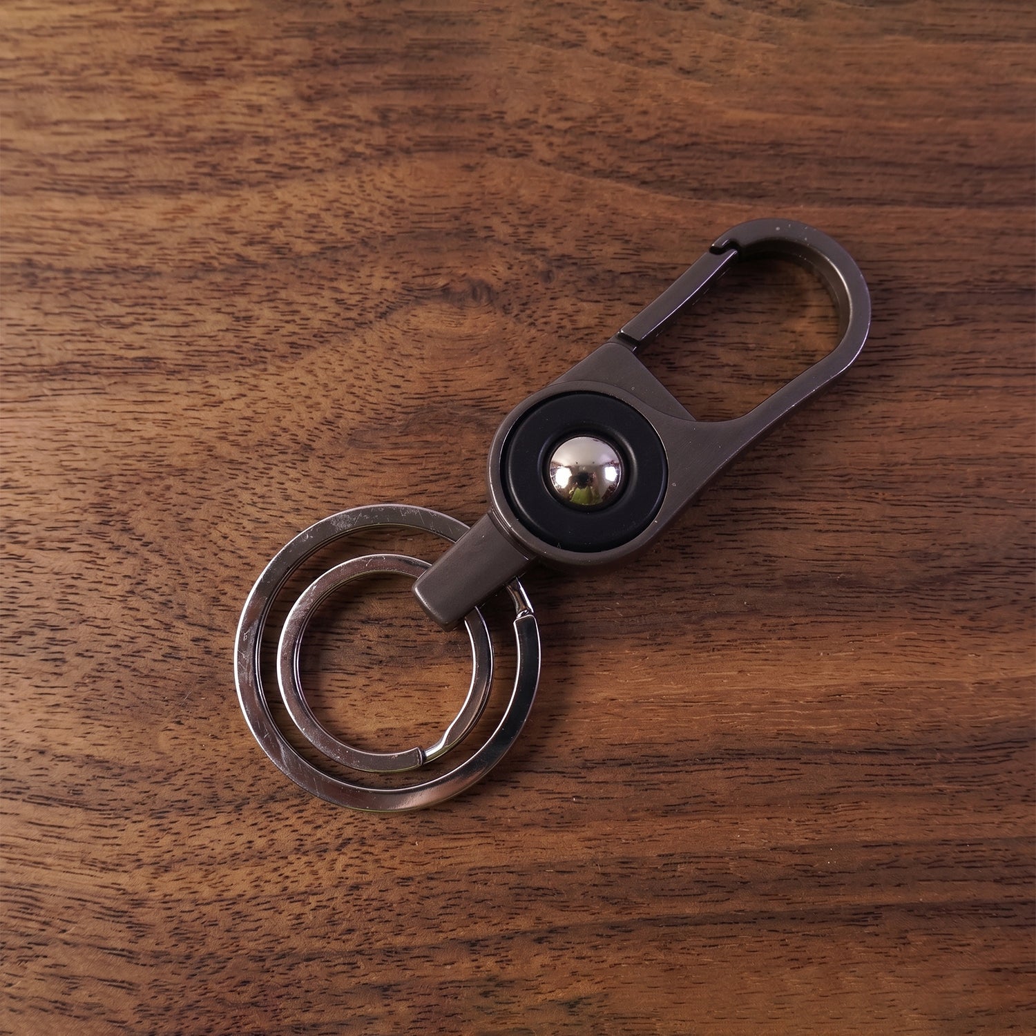 Stylish metal key holder with carabiner clip in various colors