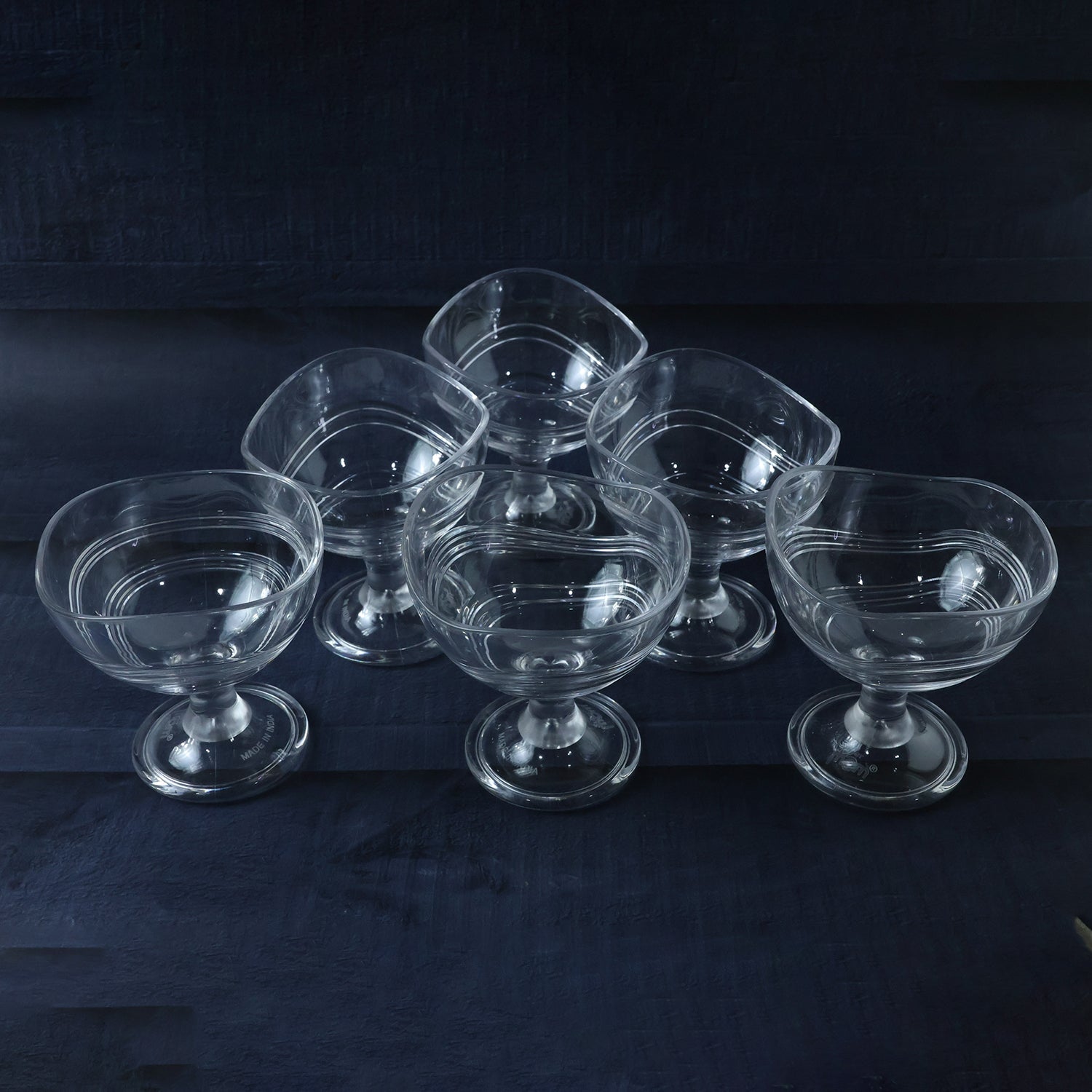 Single supermom unbreakable dessert bowl with pedestal design