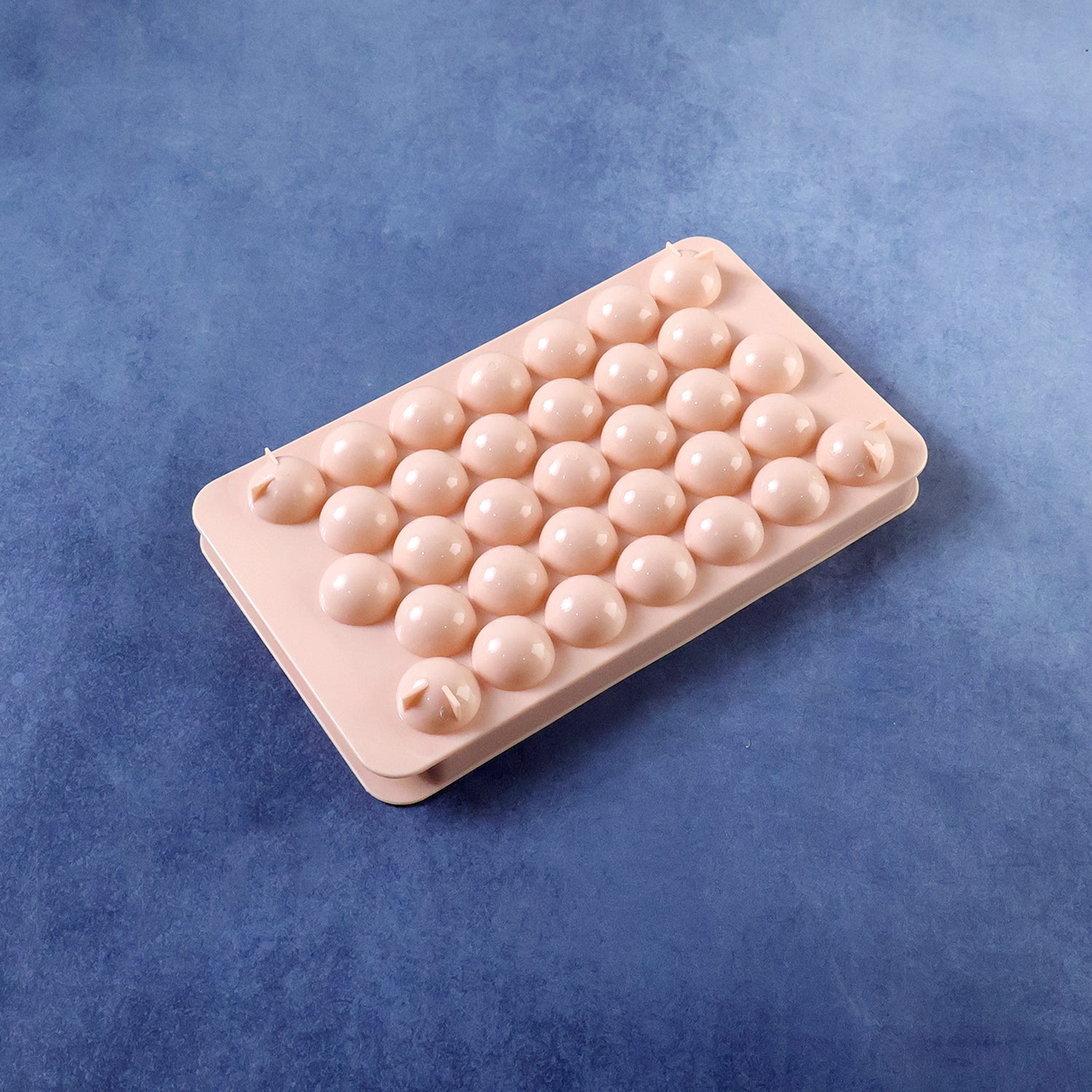 Ice sphere tray suitable for drinks