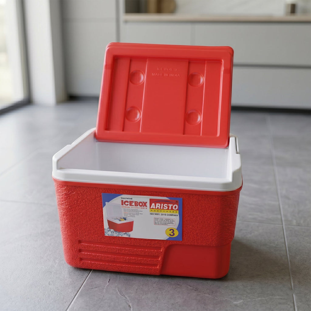Portable picnic insulated ice box for outdoor cooling