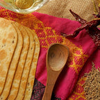 Crunchy Maniarrs Lemon & Spicy Mini Slim Bites in a bowl highlighting texture