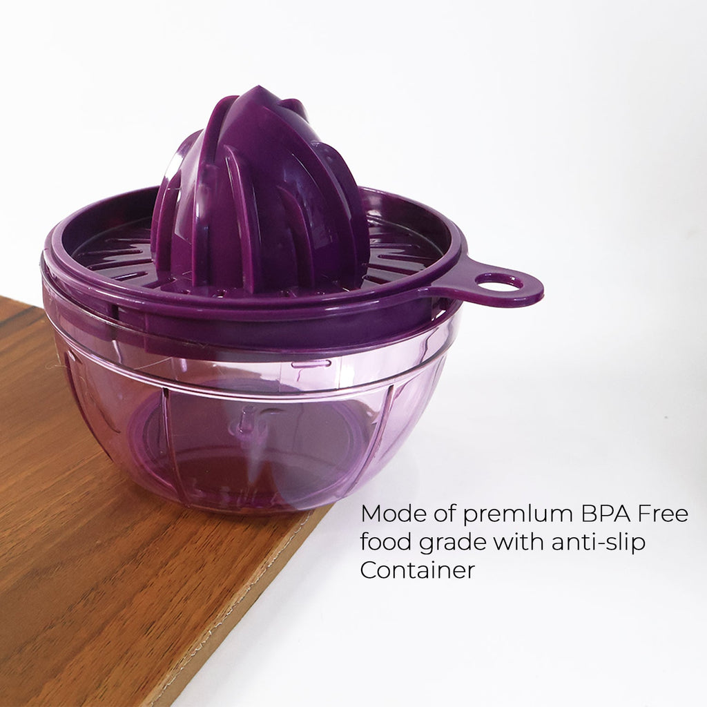 Ergonomic handheld plastic manual citrus juicer design