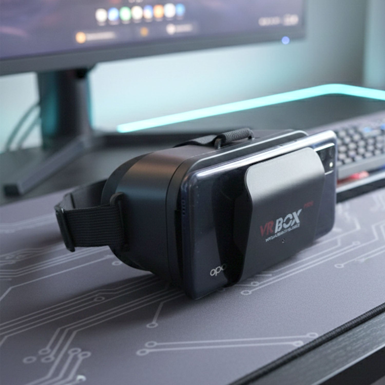 Close-up highlighting key features of VR Box smartphone VR headset