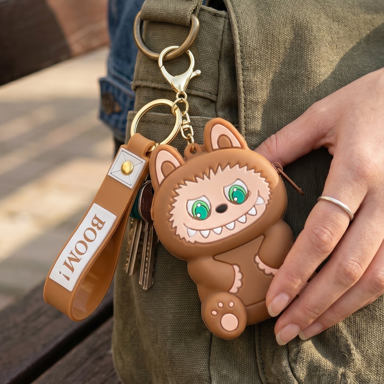 Durable cartoon silicone pouch keychain for travel and everyday use