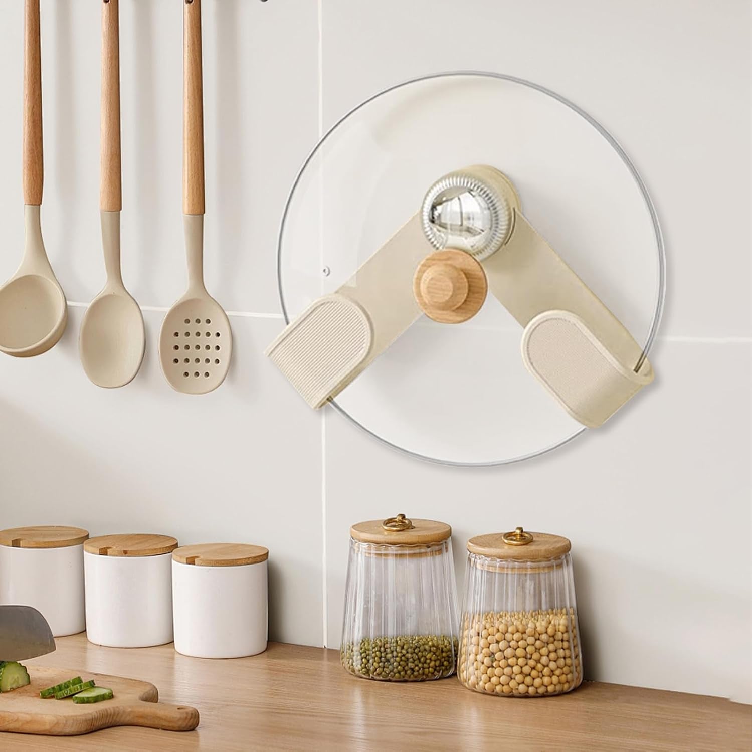 Cookware lid holder clip for kitchen efficiency