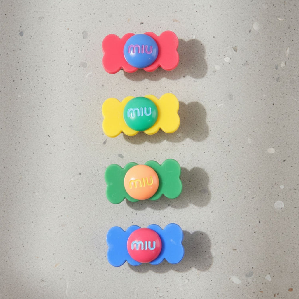 Close-up of the snap closure on the back of a candy hair clip