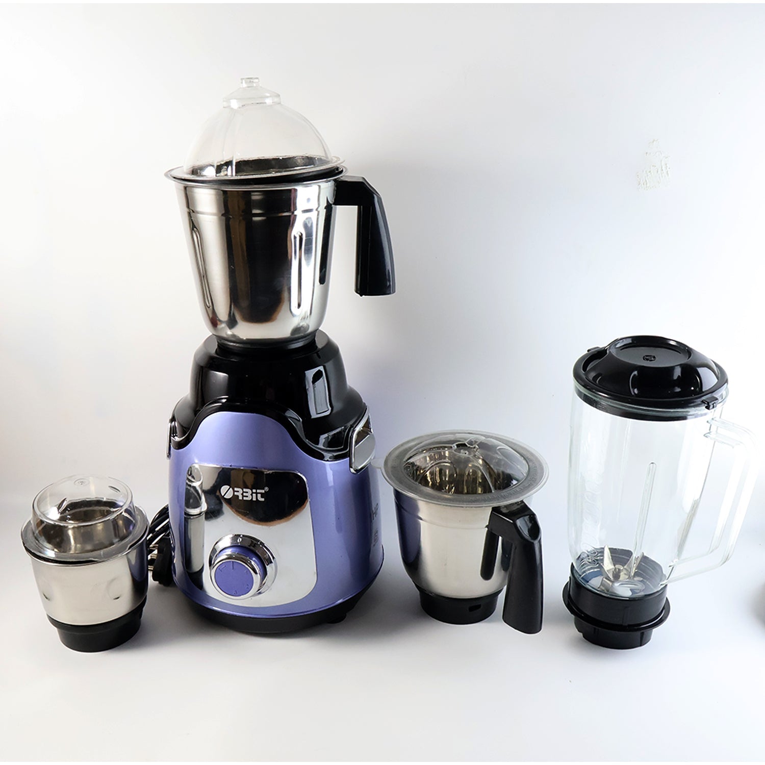 Polycarbonate juice jar attached to the 1 HP heavy duty mixer grinder