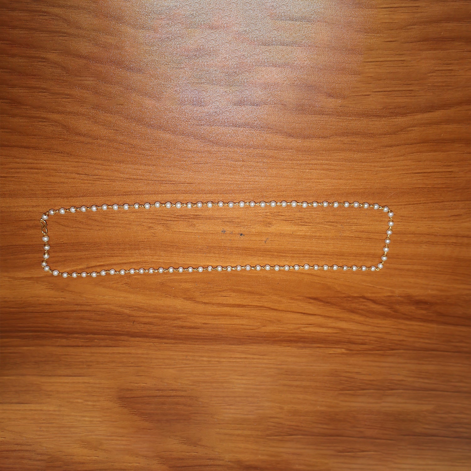 Women’s statement elegant pearl chain necklace in gold-tone