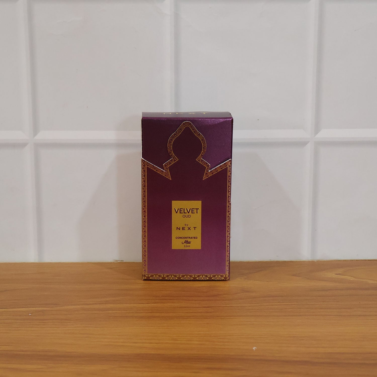 Long-lasting Velvet Oud perfume oil bottle for everyday use