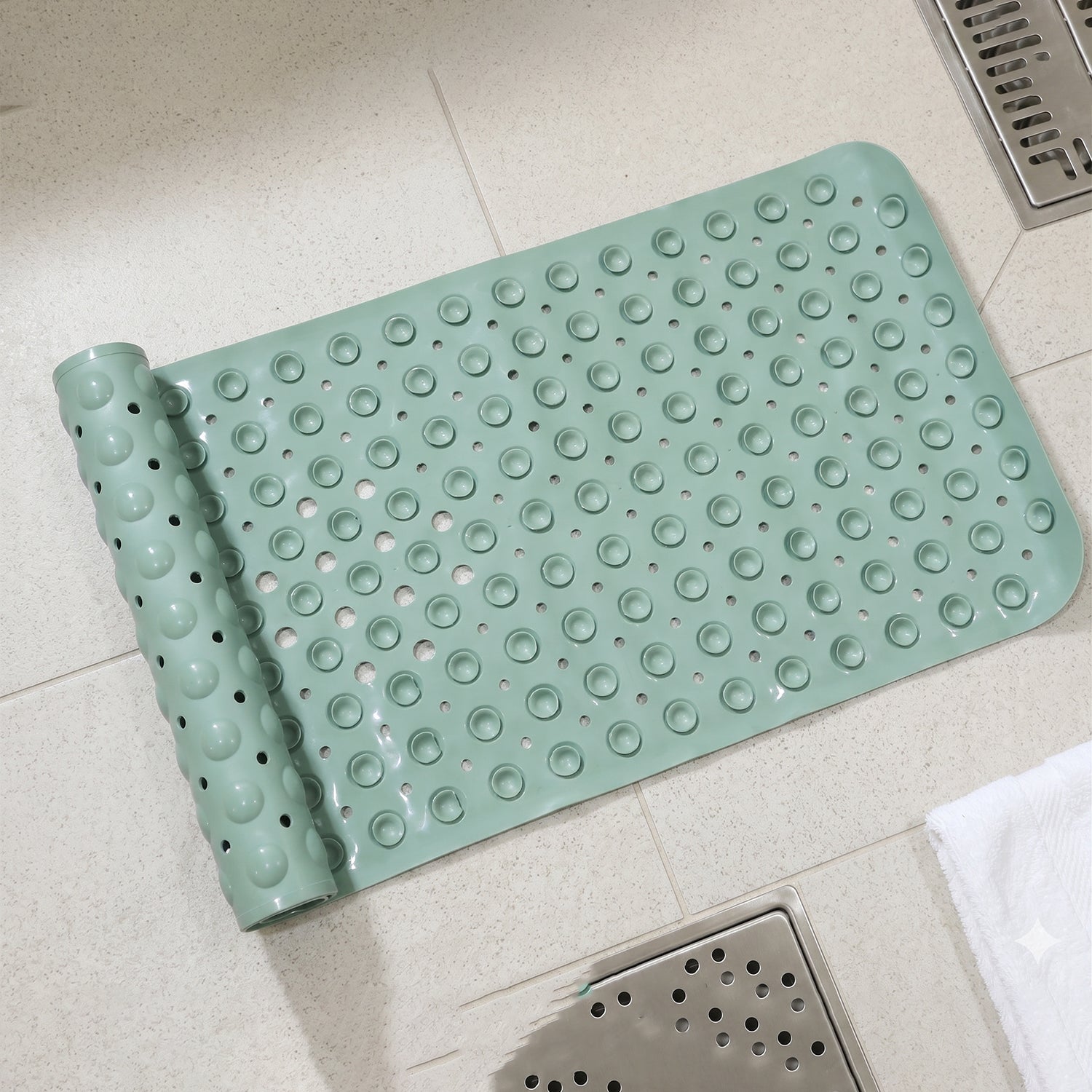 Waterproof shower safety mat with suction cups