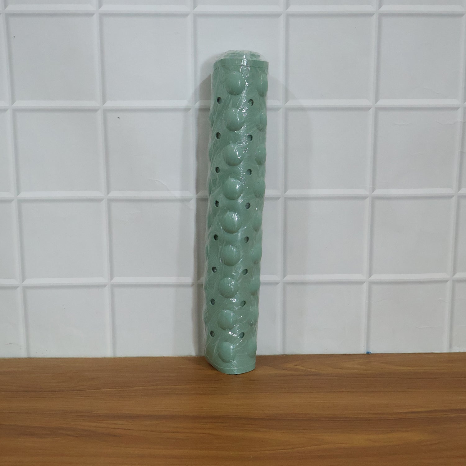 Rubber suction bath mat for slip resistance