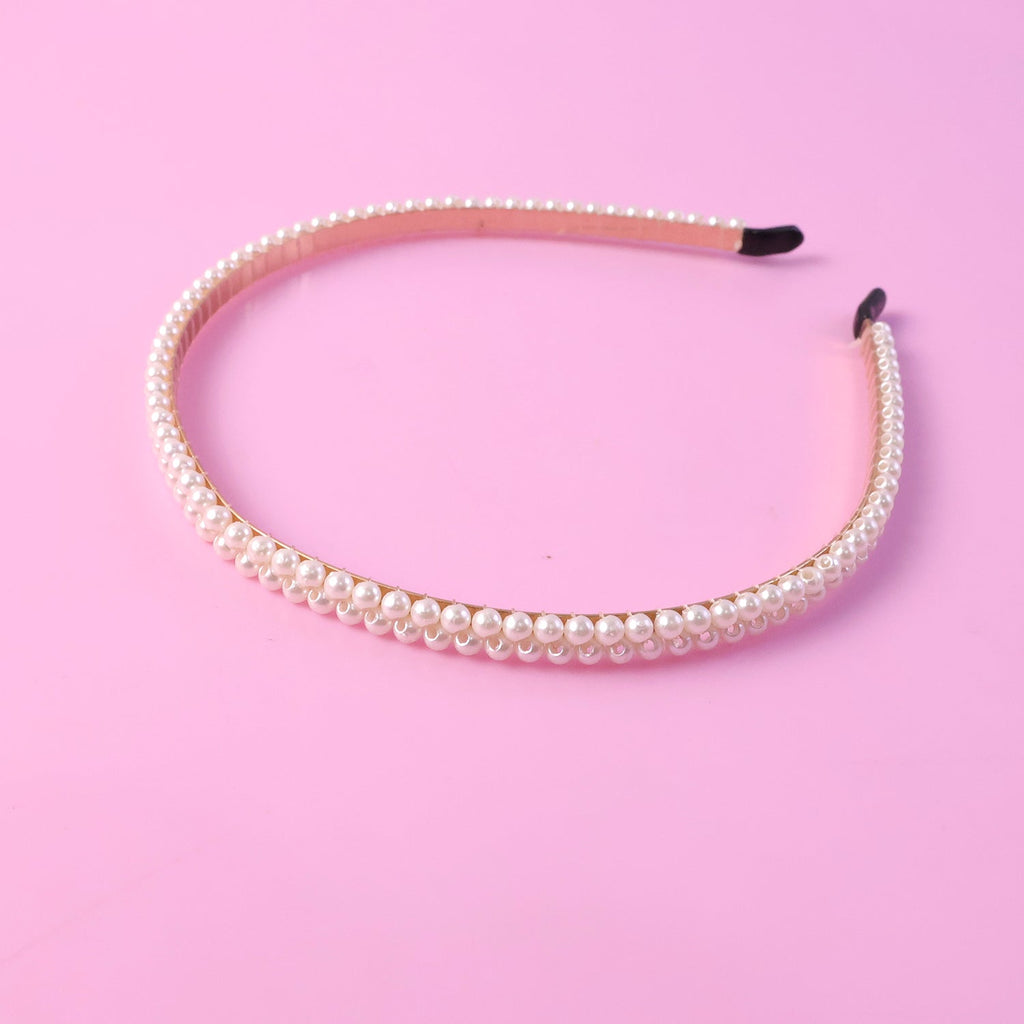 Lightweight fashionable pearl hairband, easily portable