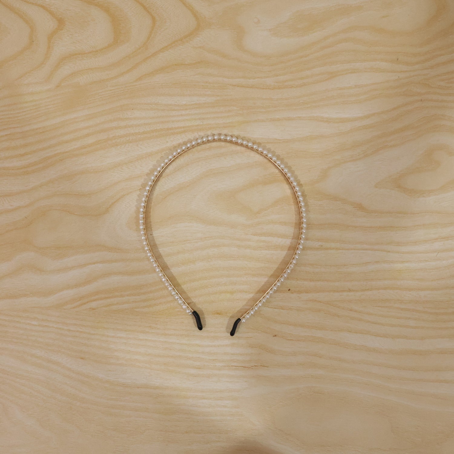 Versatile pearl hairband for casual and festive styling
