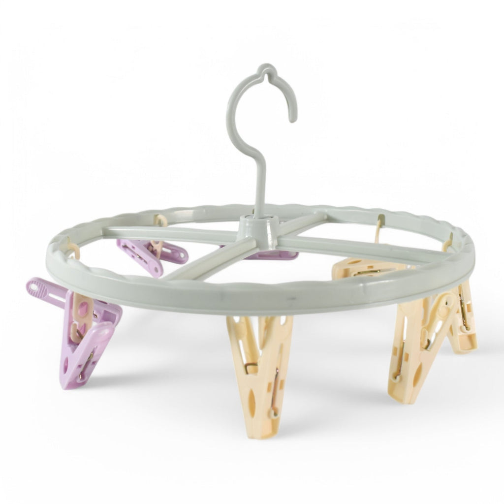 Plastic clothespin rack for laundry drying with durable clips