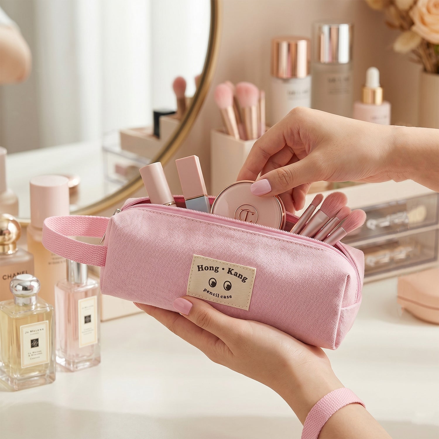 Durable cosmetic storage bag for travel and daily use