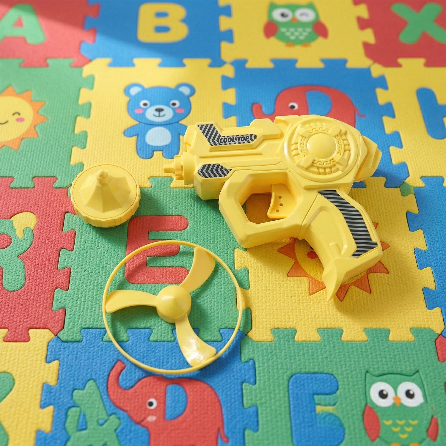 Rotor flying disc launcher for children’s outdoor fun