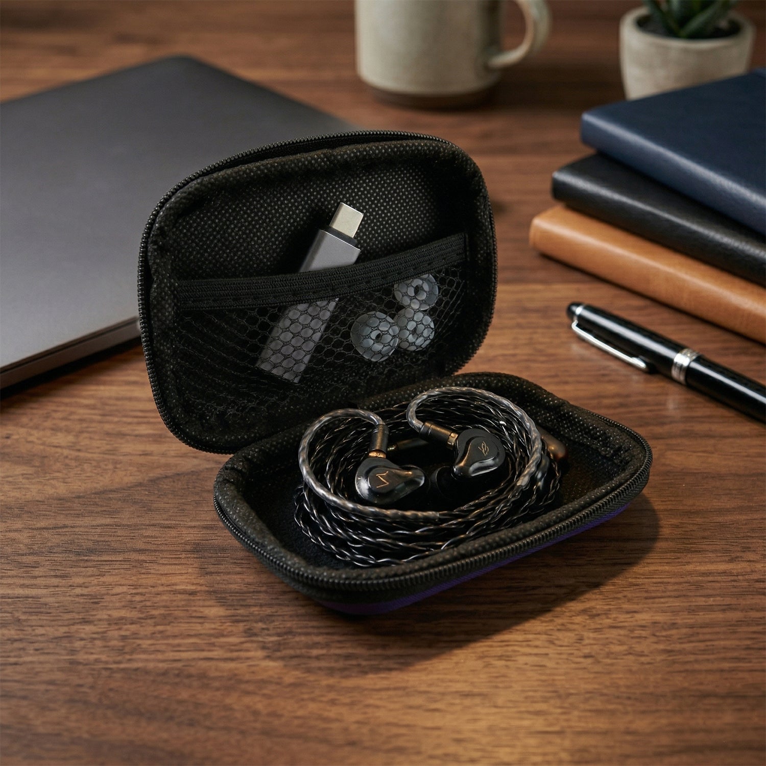 Compact portable earphone case with zipper for gadgets