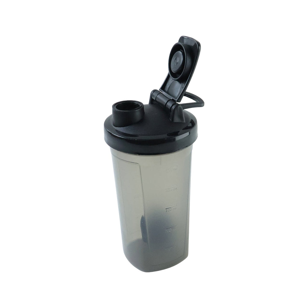 Close-up of gym shaker bottle’s wide mouth opening for easy filling and cleaning