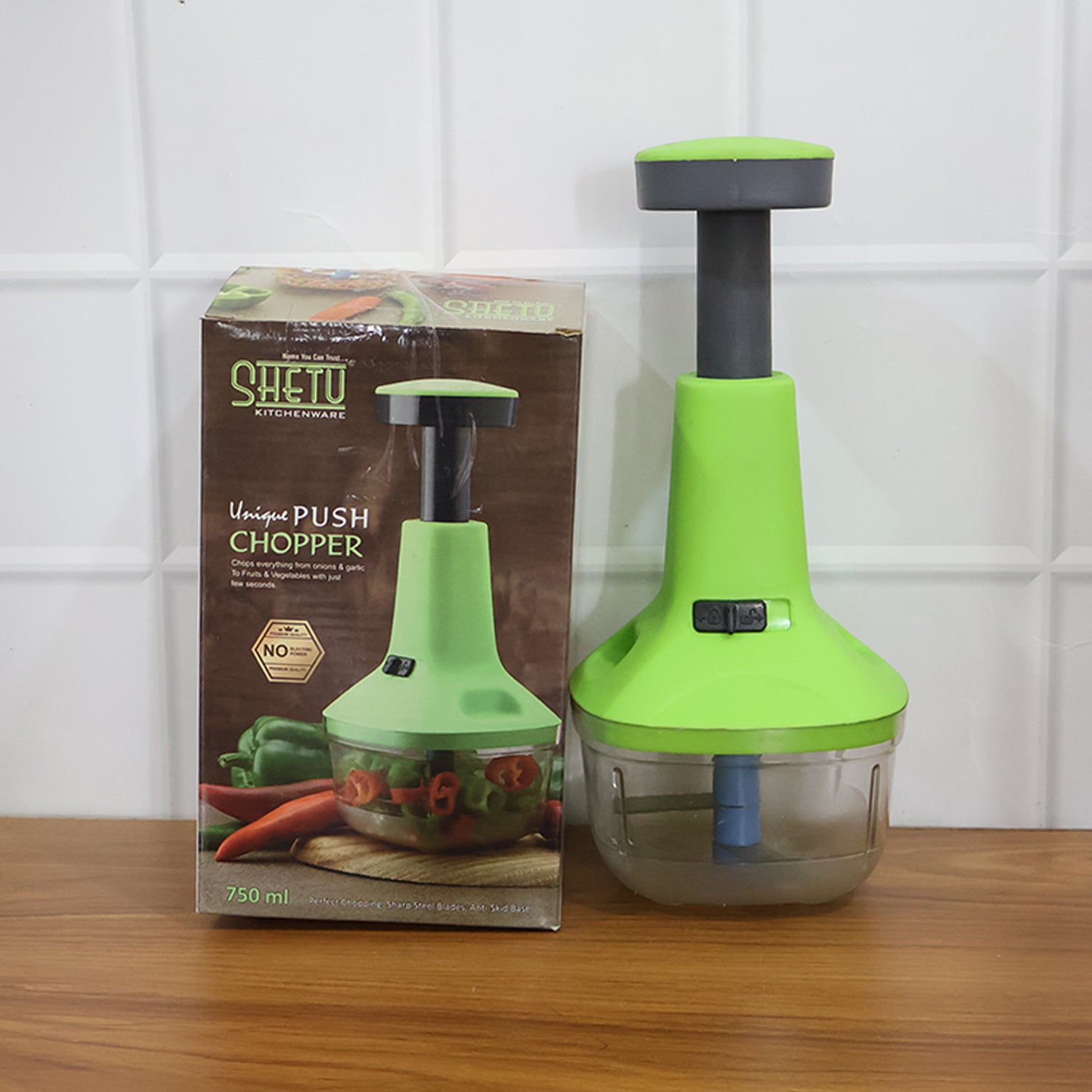 Sturdy manual push-down chopper for kitchen vegetable and fruit prep