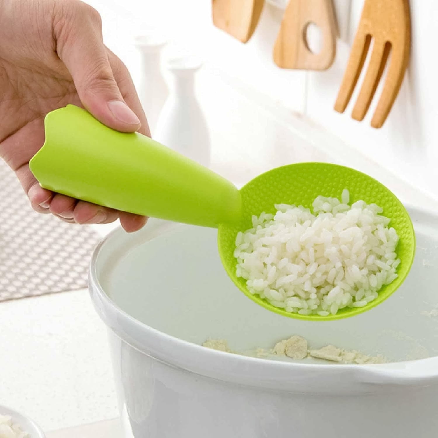 Durable lightweight rice scooper spoon for daily kitchen use