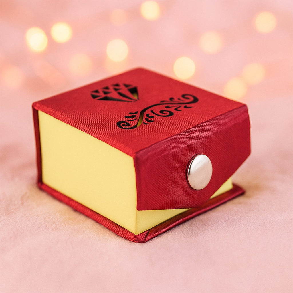 Decorative exterior ring gift box displayed closed