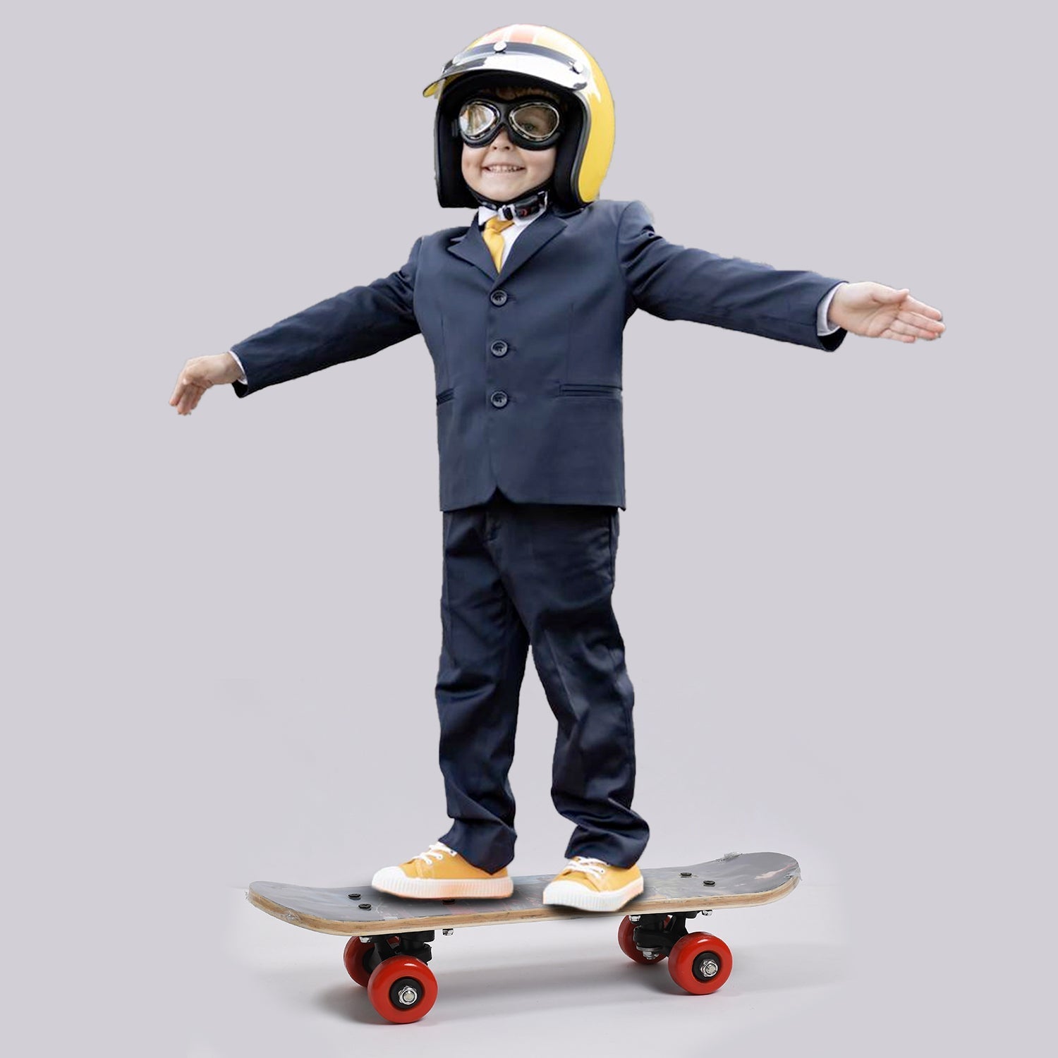 Stylish design of the Konex wood skateboard, appealing to all ages.