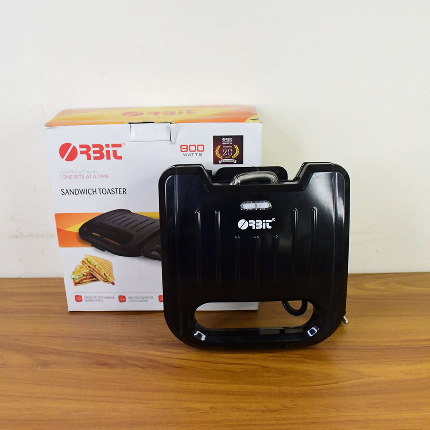 Orbit sandwich toaster maker angled view showcasing design and features