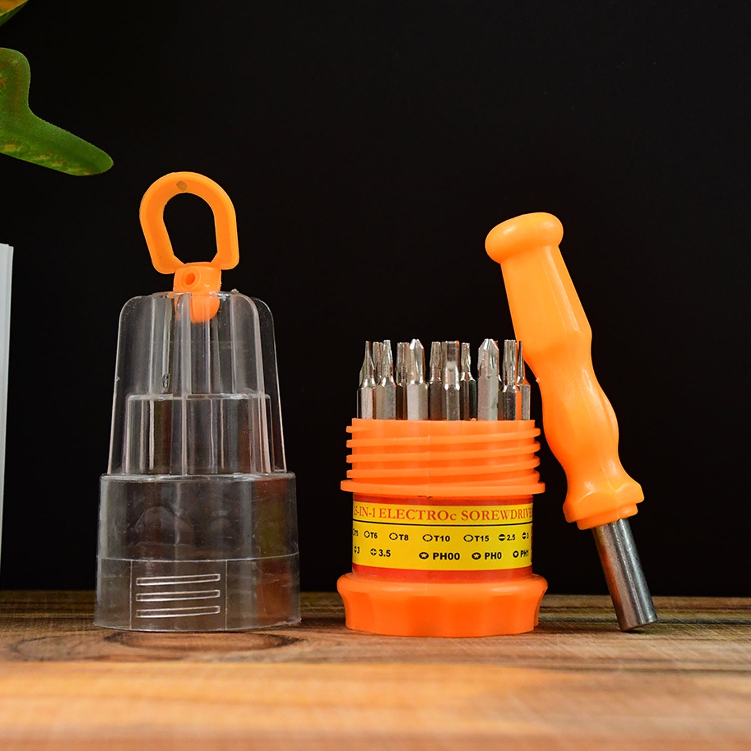 Ergonomic handle and high-quality steel bits of screwdriver set