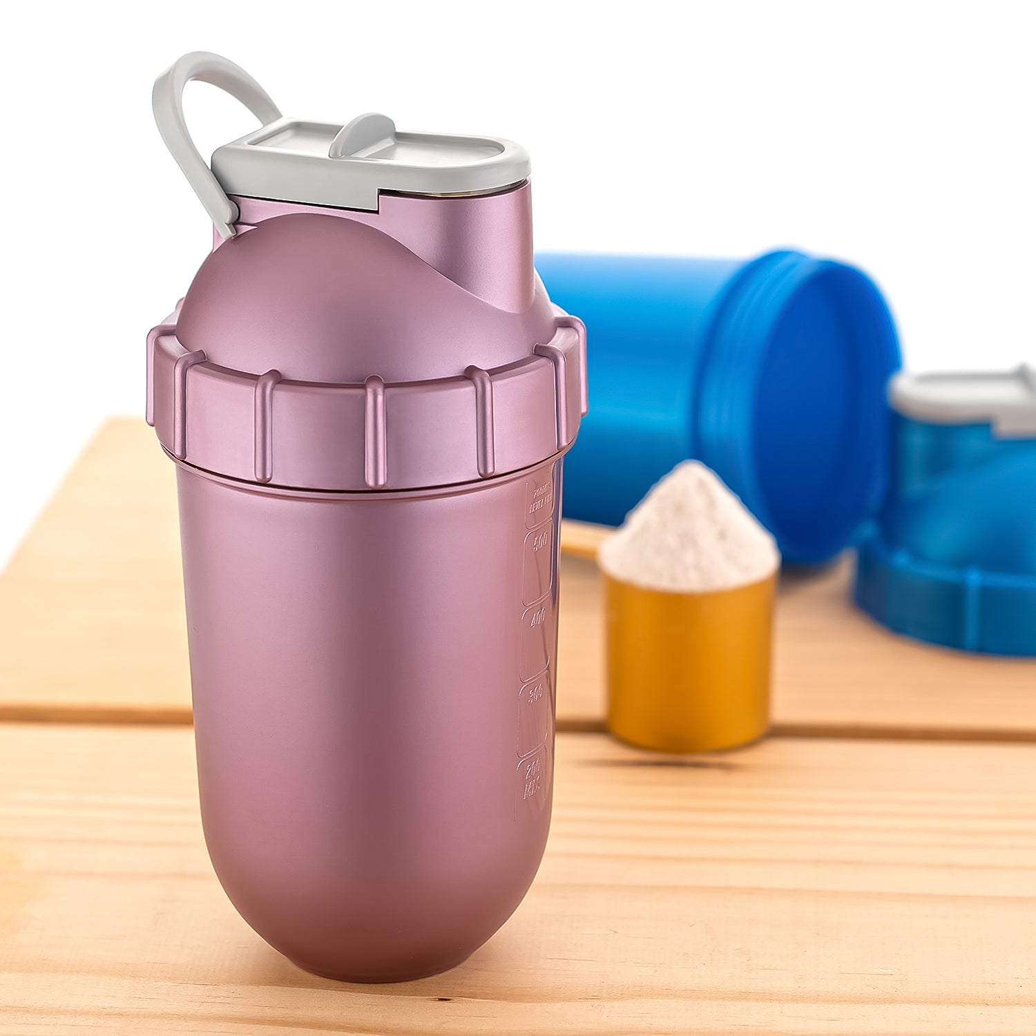 Durable BPA-free plastic material of Gym Shaker Bottle 800ML