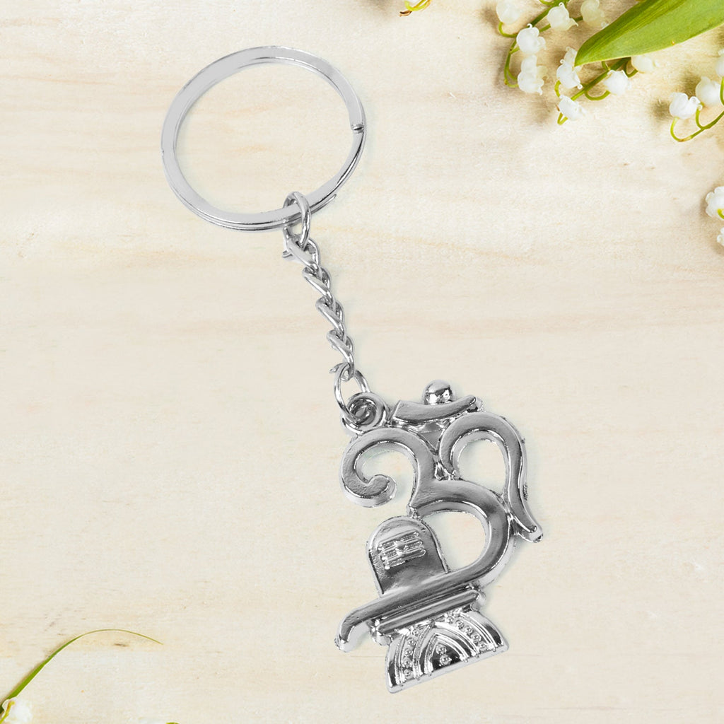 Detailed design of Shivling metal keychain highlighting craftsmanship
