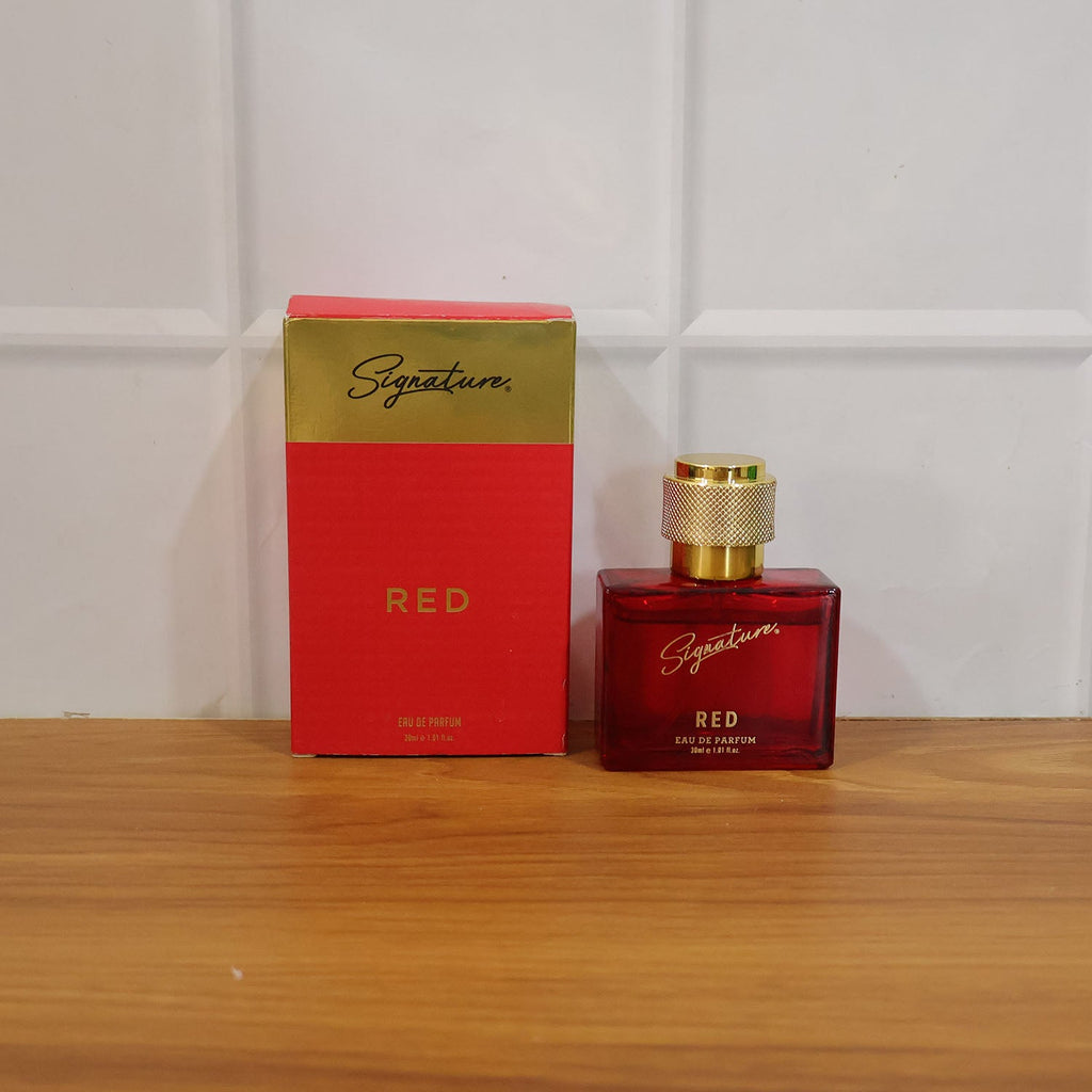 Compact 30 ml Signature red perfume bottle for daily use