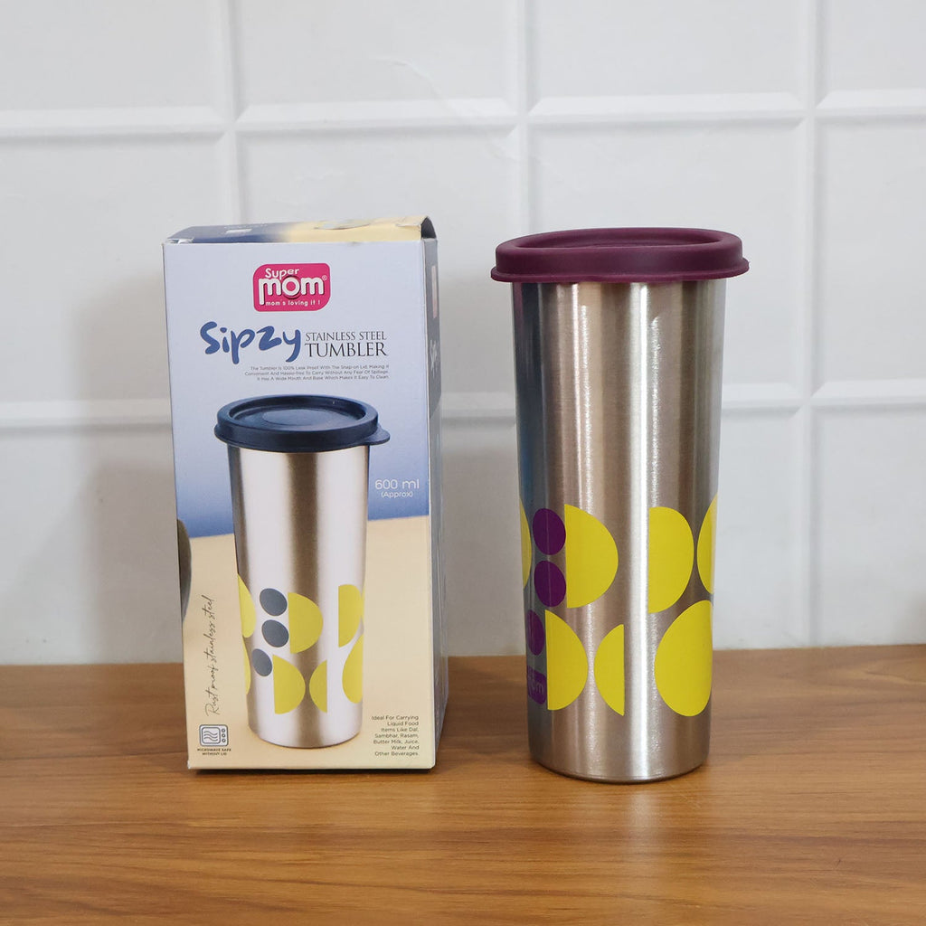 Lifestyle image showing stainless steel travel tumbler 600 ML in use