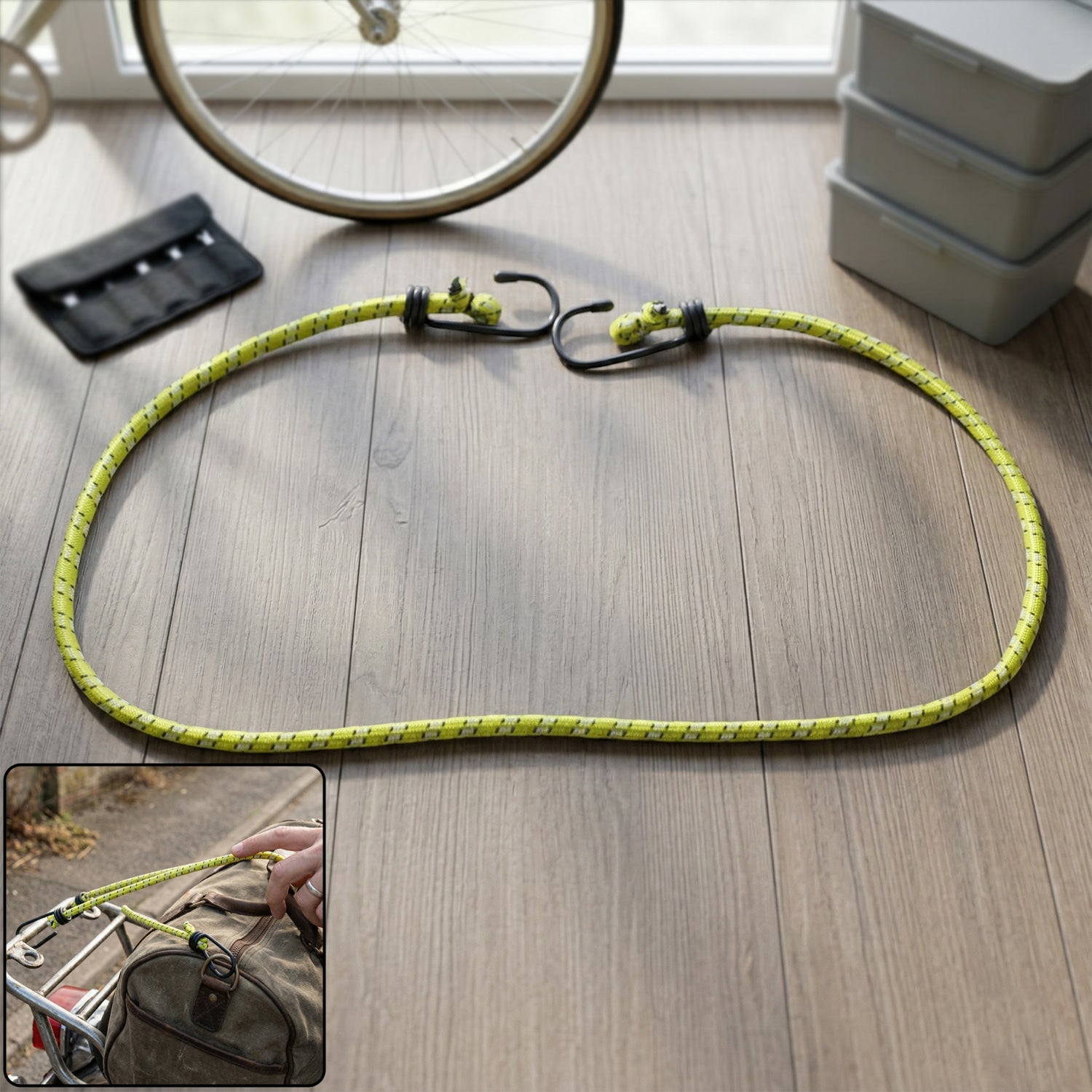 Heavy duty elastic bungee cord with hooks for secure cargo tying