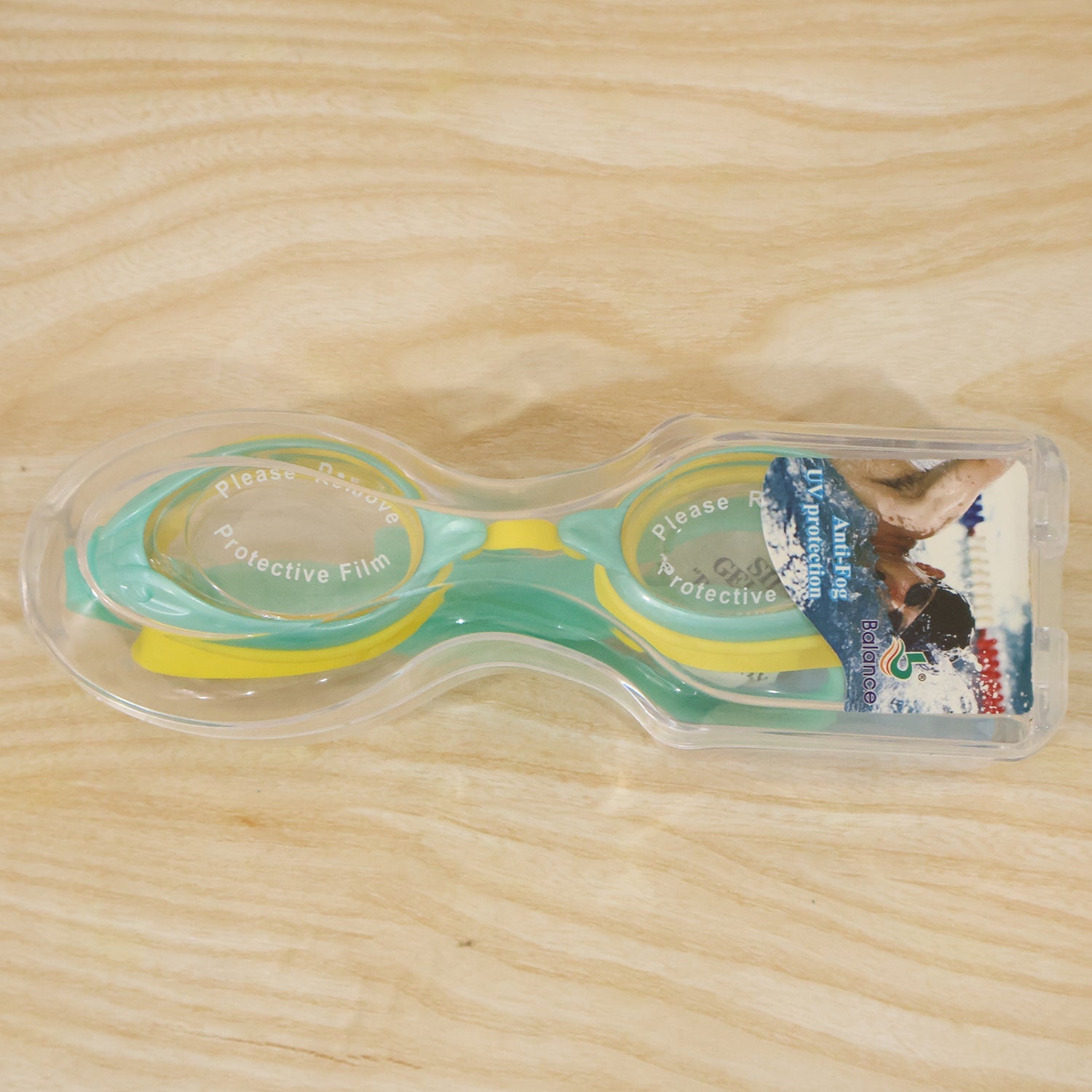 Comfortable fit kids goggles with adjustable strap