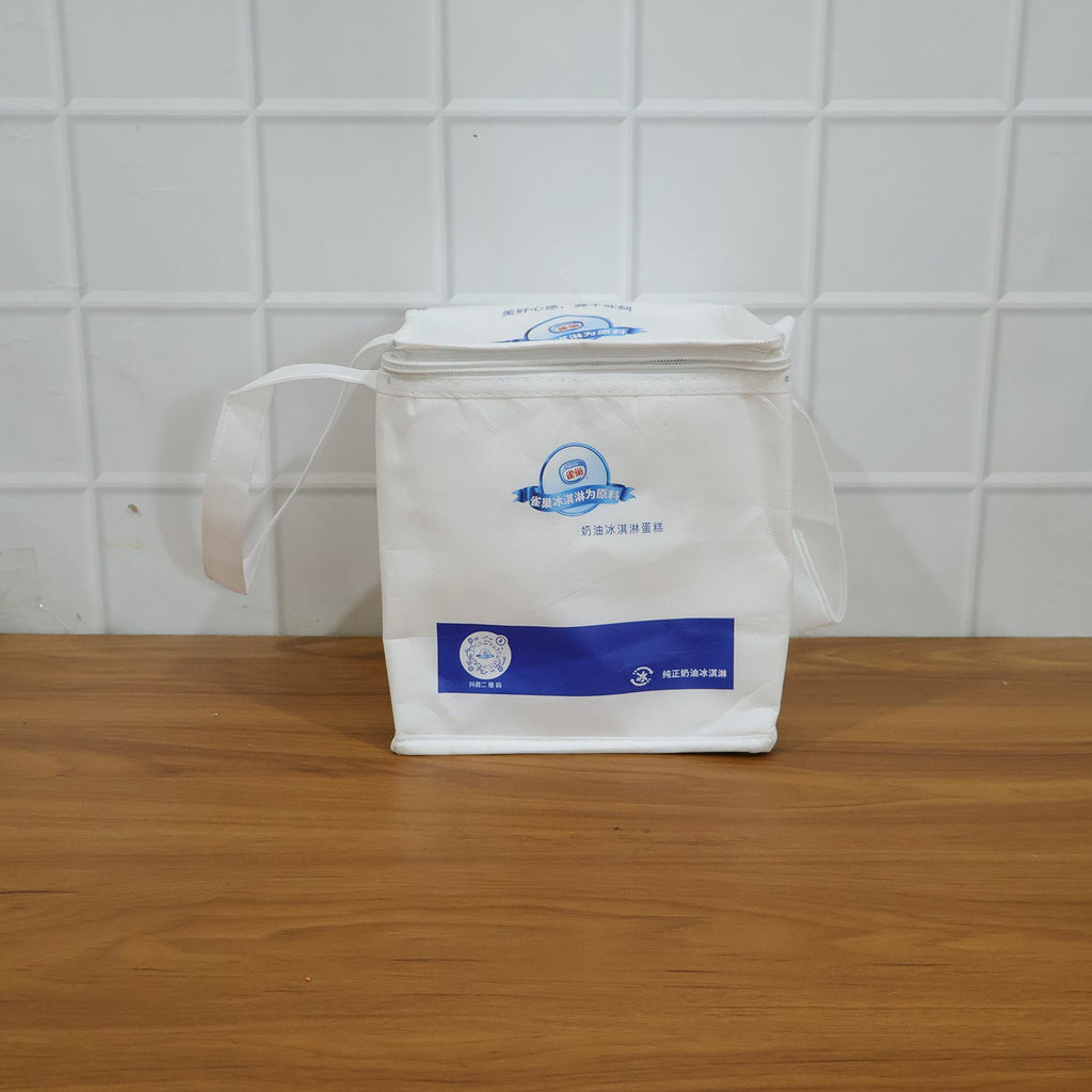 Compact and durable thermal lunch carrier for daily use
