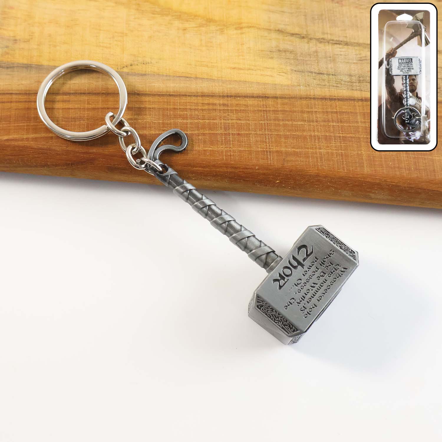 Big metal hammer shape alloy keychain holding keys