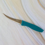 Tomato knife with ergonomic, non-slip handle for comfortable grip
