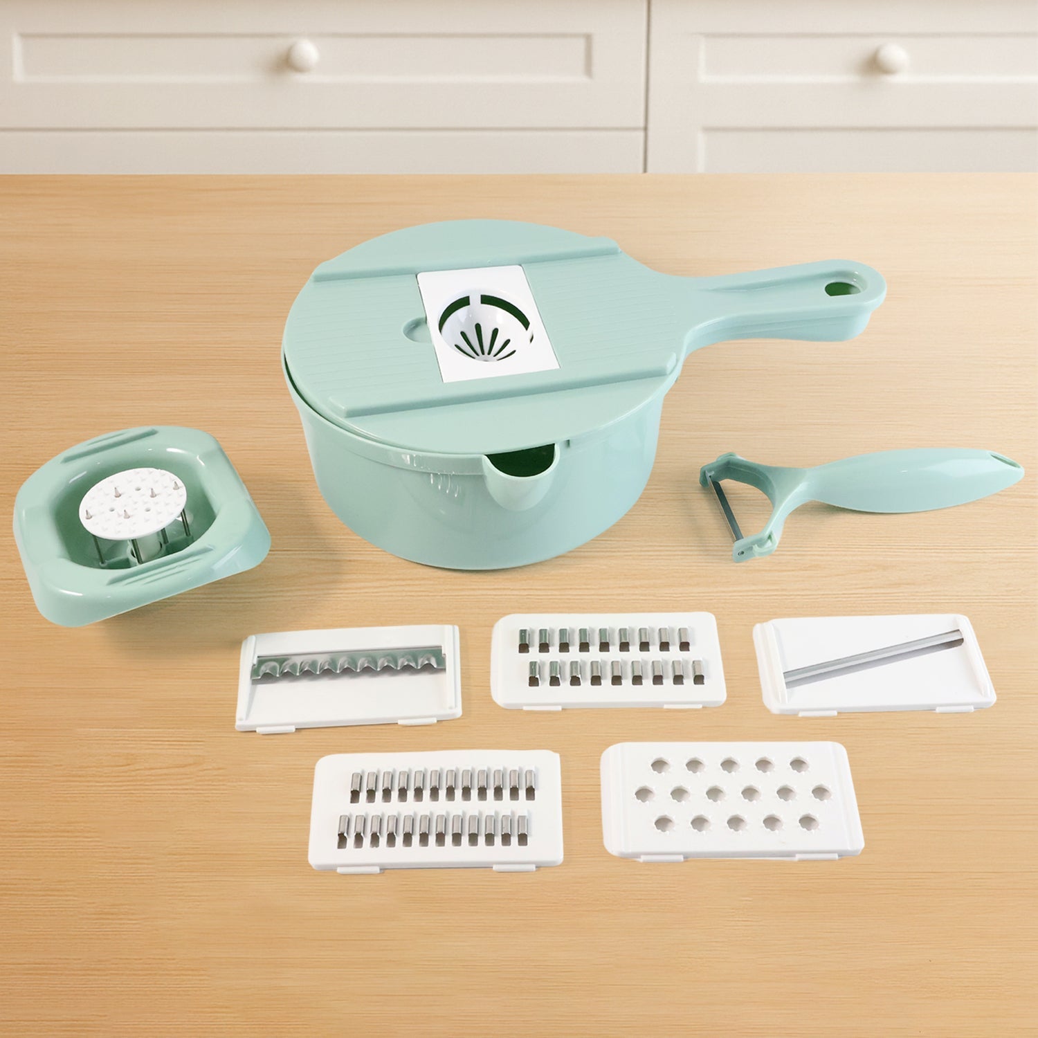  multi-use chopping and grating kitchen gadget set