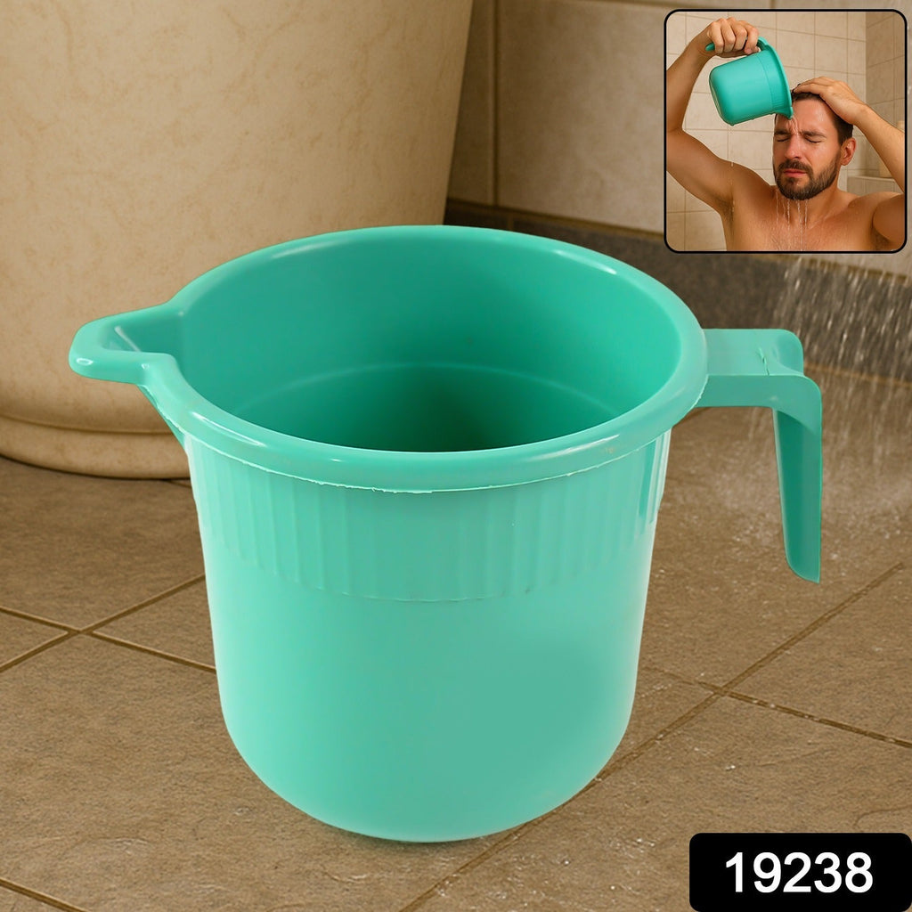 Plastic bath mug featuring comfortable ergonomic handle
