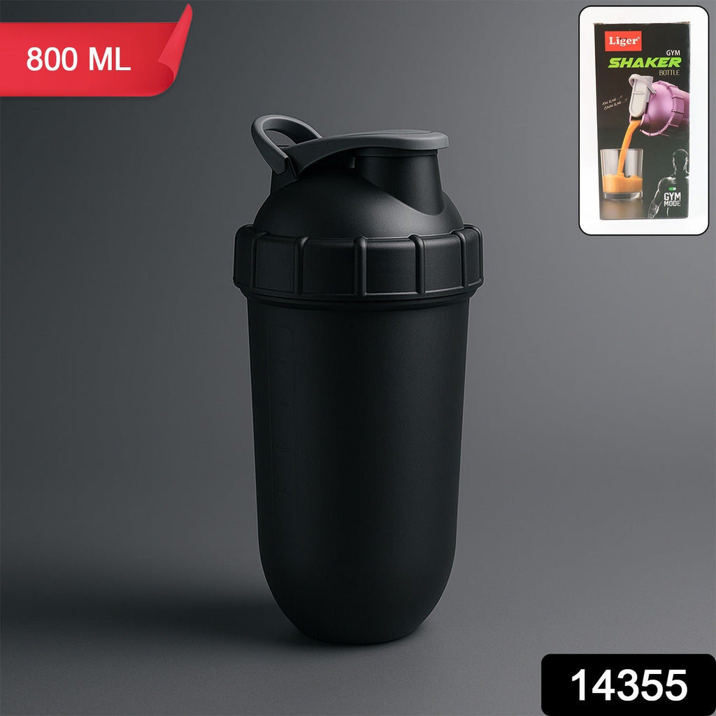 Person using Gym Shaker Bottle 800ML during gym workout session