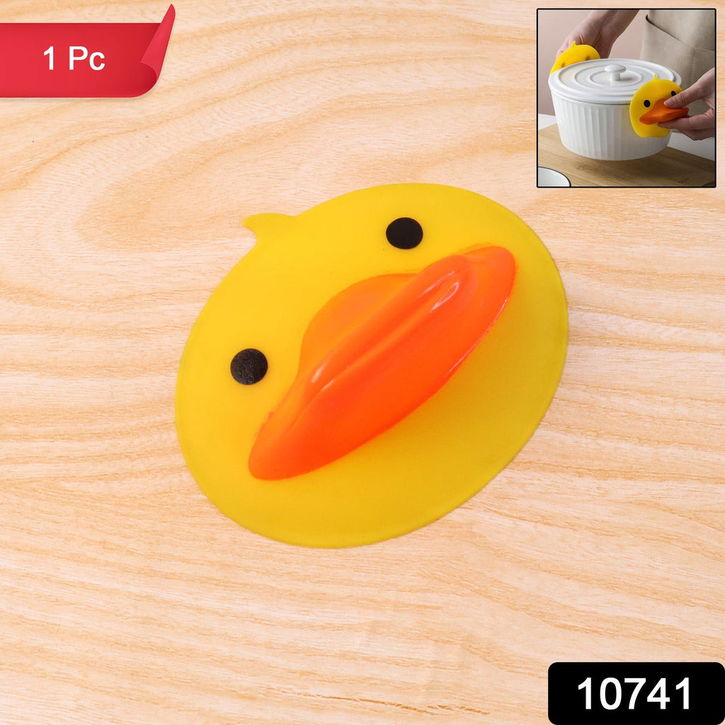 Close-up view of heat resistant silicone hot pot holder clip