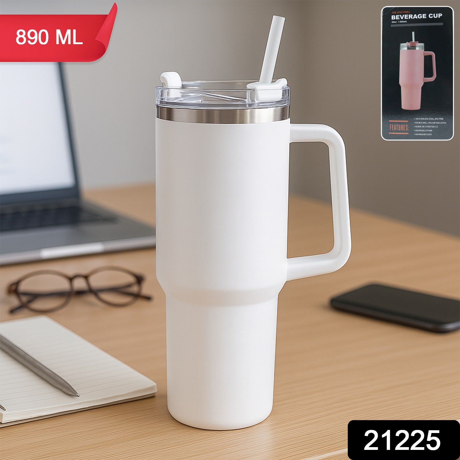 Close-up of white 890 ML travel tumbler for hot and cold drinks