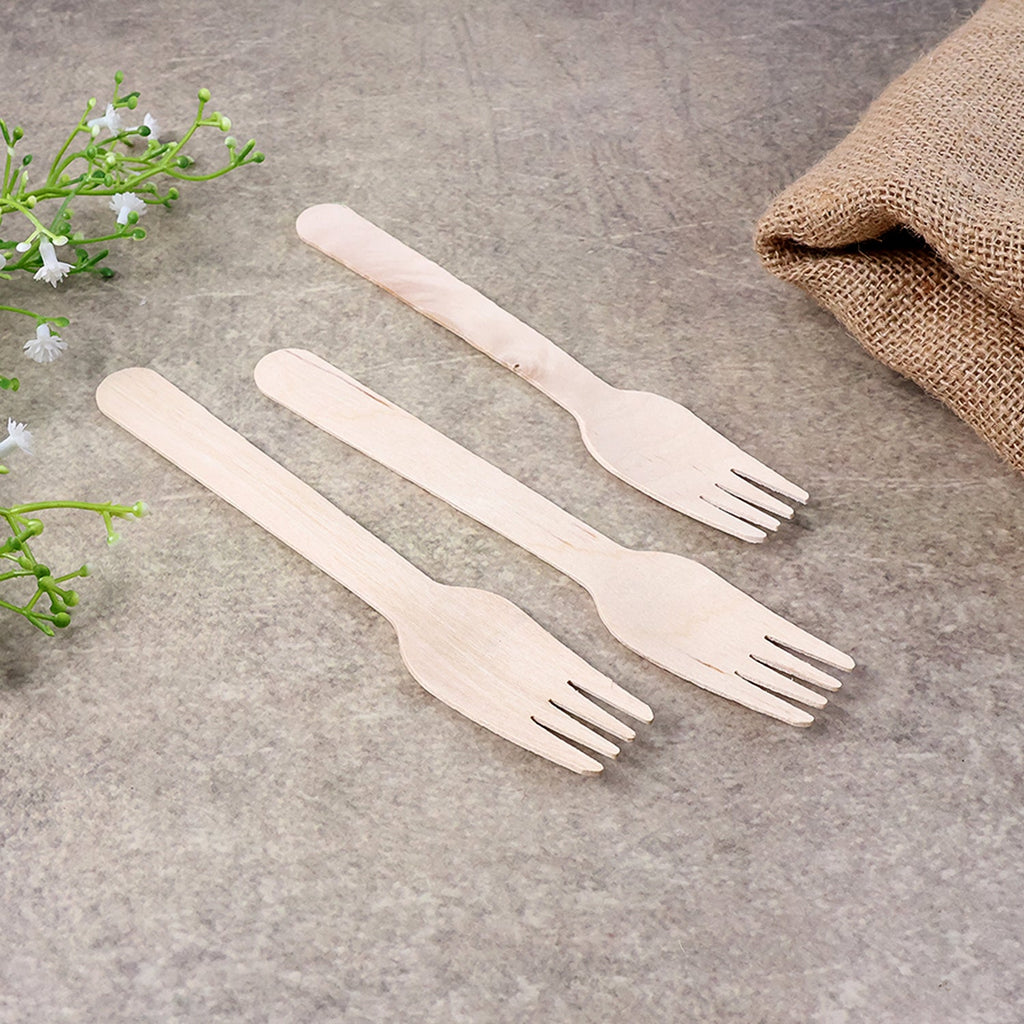 Freshee 160mm wooden fork being used with food