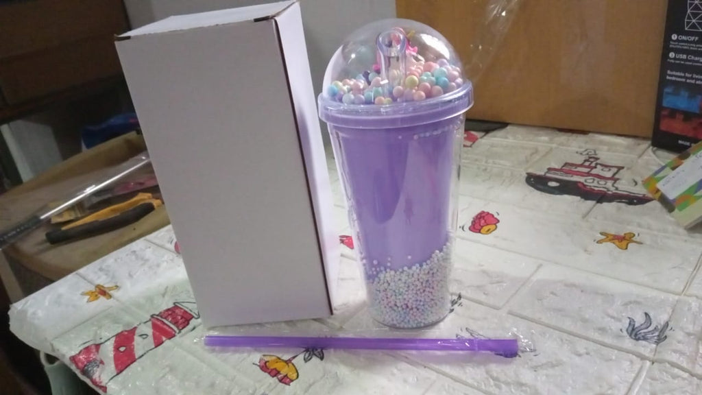 Detail of the durable, BPA-free acrylic material used in the Kids LED Sipper Bottle.