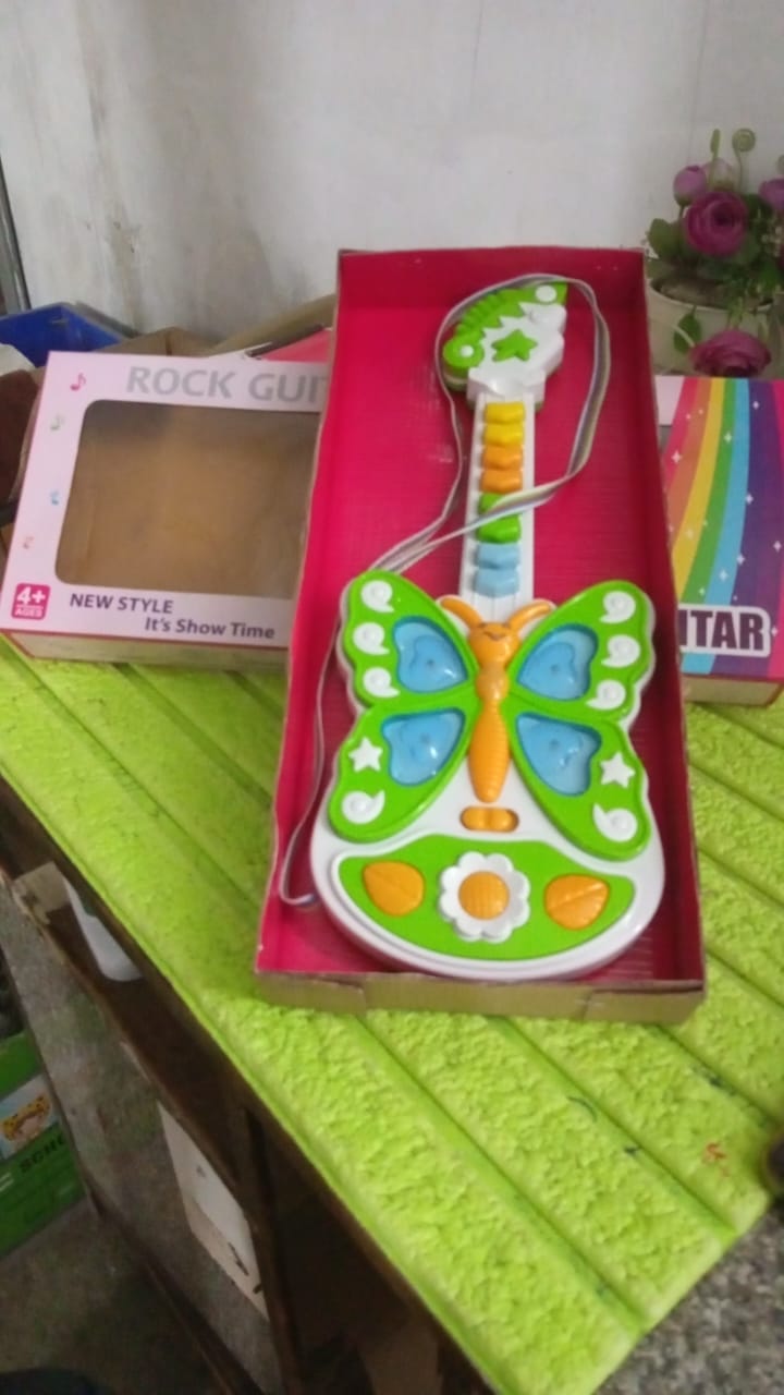 Packaging for the butterfly light and music toy, ready for gifting.